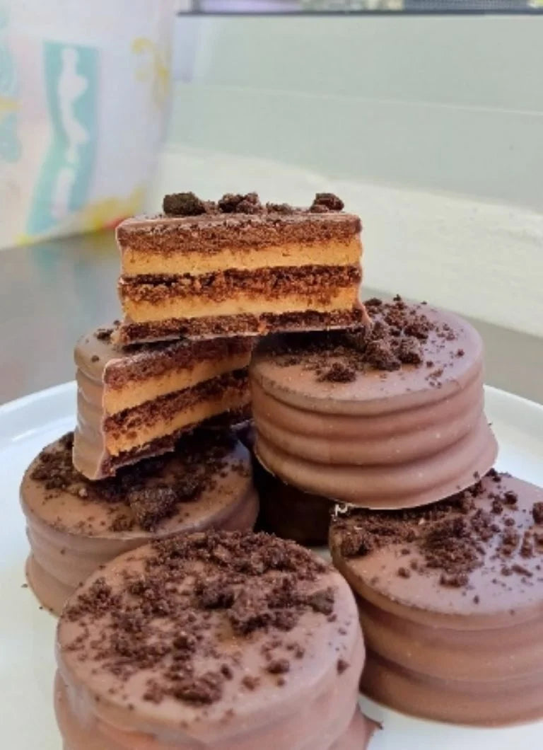 Triple Chocolate Torta Alfajor